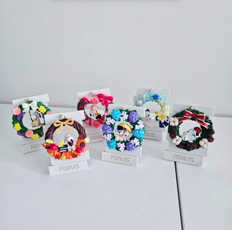 Snoopy Peanuts Wreath Collection