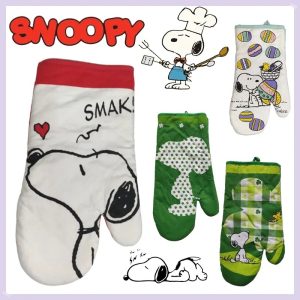 Snoopy Oven Gloves